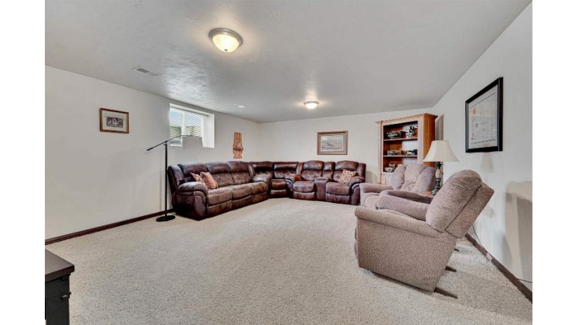5519 N Amethyst Drive Appleton, WI 54913 by Coldwell Banker Real Estate Group $465,000