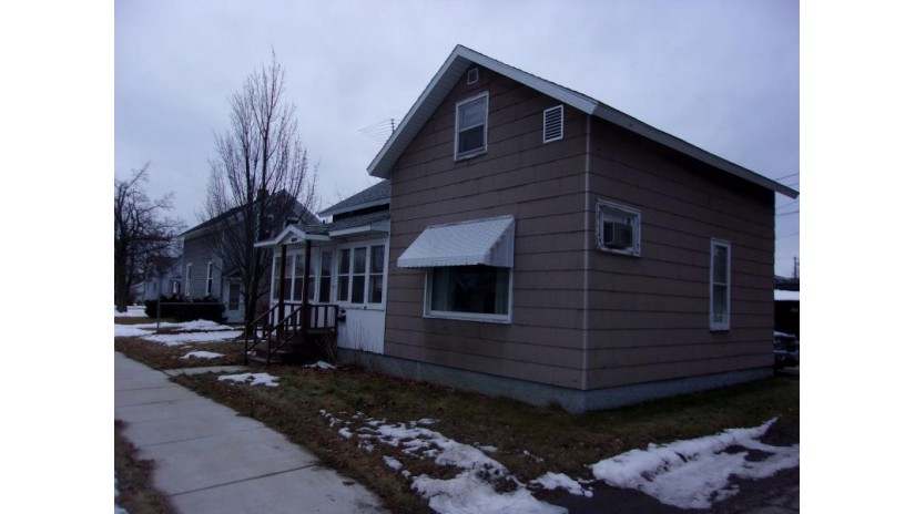 1215 Colfax Street Marinette, WI 54143 by State Wide Real Estate Of Mi-Wi, Inc. $99,900