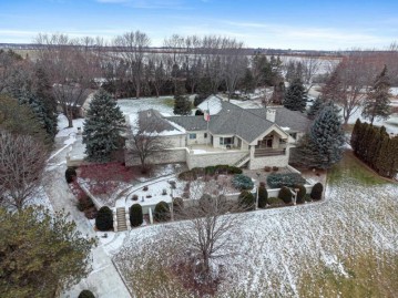 2477 Apple Creek Court, Wrightstown, WI 54115-9192