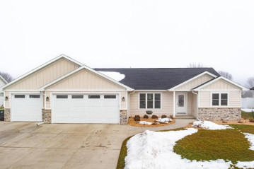 W5646 Hoelzel Way, Harrison, WI 54915-4255