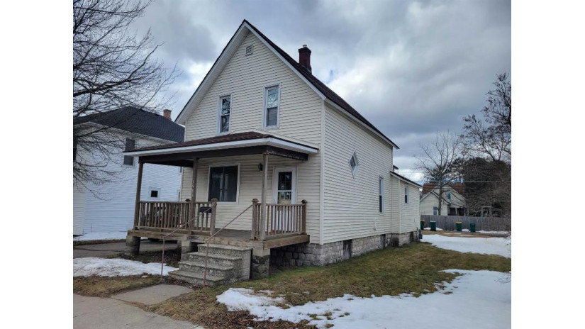 1533 Pierce Avenue Marinette, WI 54143 by Red Key Real Estate, Inc. $169,900