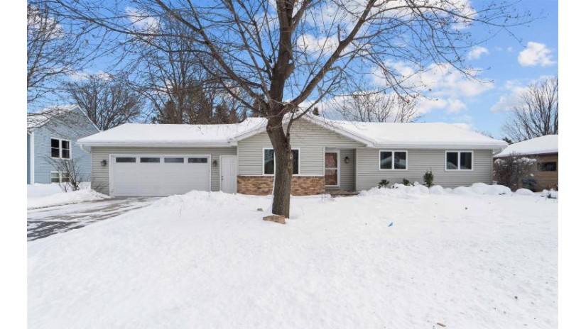 610 S Wild Rose Lane Grand Chute, WI 54914 by Coldwell Banker Real Estate Group $256,000