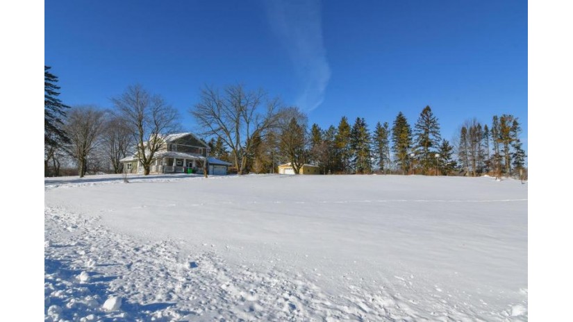 W5058 County Line Road Grover, WI 54153 by Shorewest Realtors $524,900