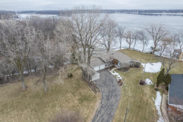 1819 W Butte Des Morts Beach Road, Fox Crossing, WI 54956