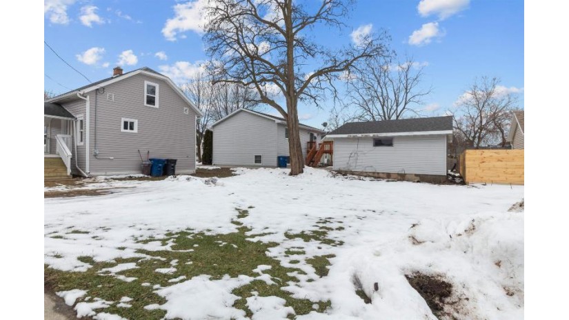 400 W 7th Avenue Oshkosh, WI 54902 by Berkshire Hathaway Hs Water City Realty $139,000