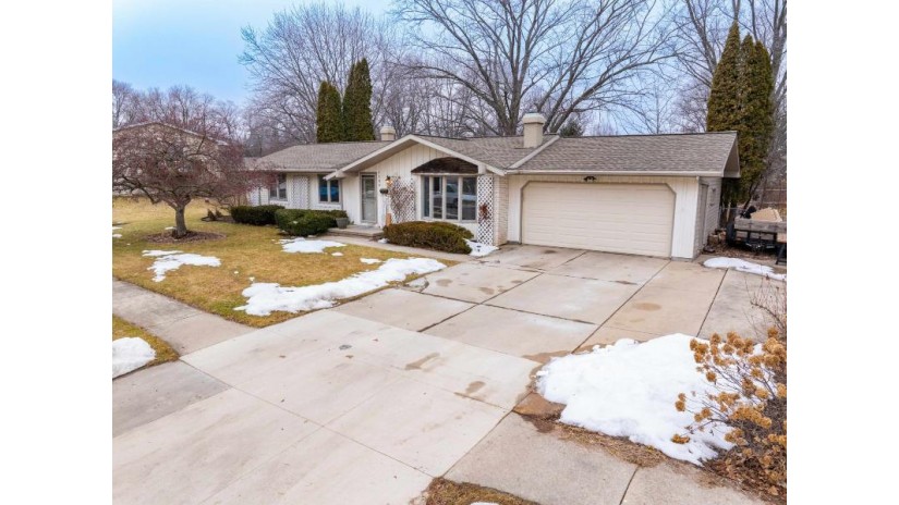 1208 S 6th Street De Pere, WI 54115 by Coldwell Banker Real Estate Group $274,900