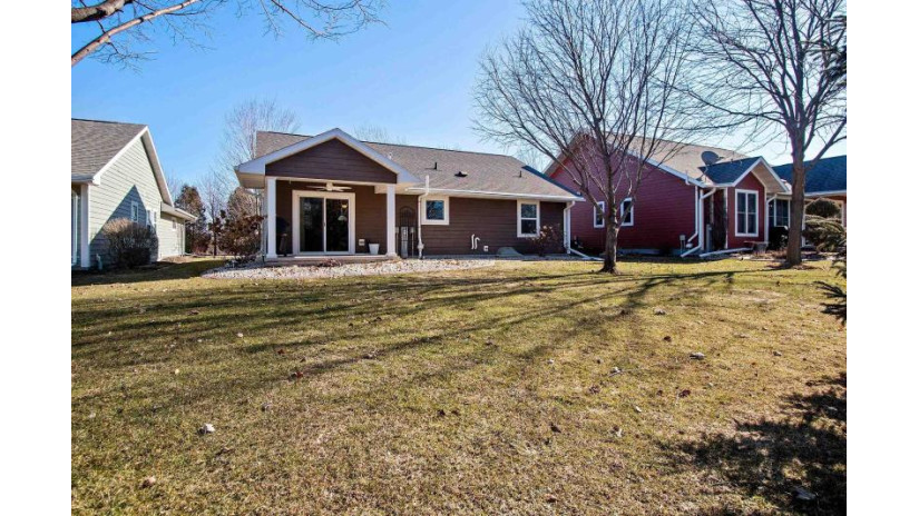 1144 Lake Breeze Court Fox Crossing, WI 54952 by Expert Real Estate Partners, Llc - PREF: 920-691-8090 $329,000