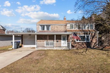 512 E Cecil Street, Neenah, WI 54956