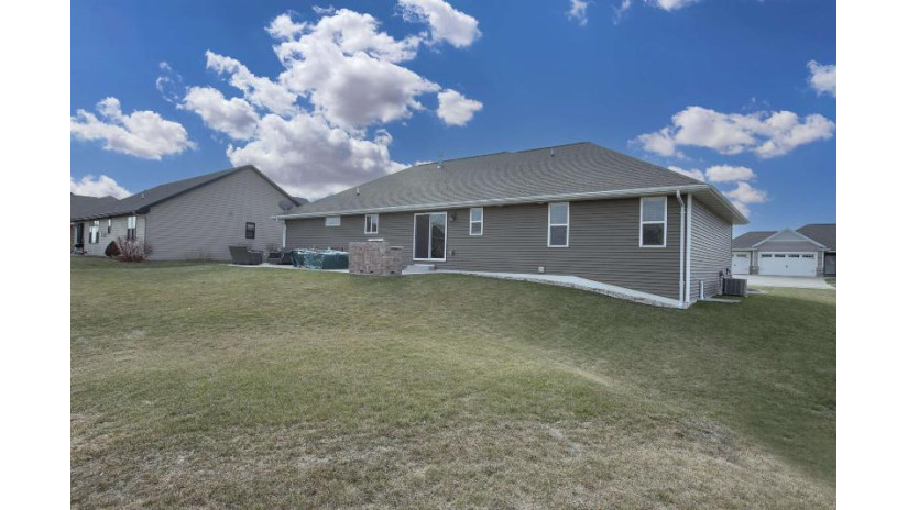 3410 Tulip Trail Little Chute, WI 54913 by Century 21 Affiliated - CELL: 920-428-0066 $459,900