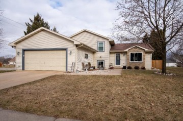 2790 Newport Avenue, Oshkosh, WI 54904