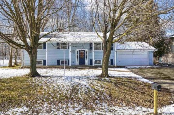 2415 Southwood Drive, Fox Crossing, WI 54915