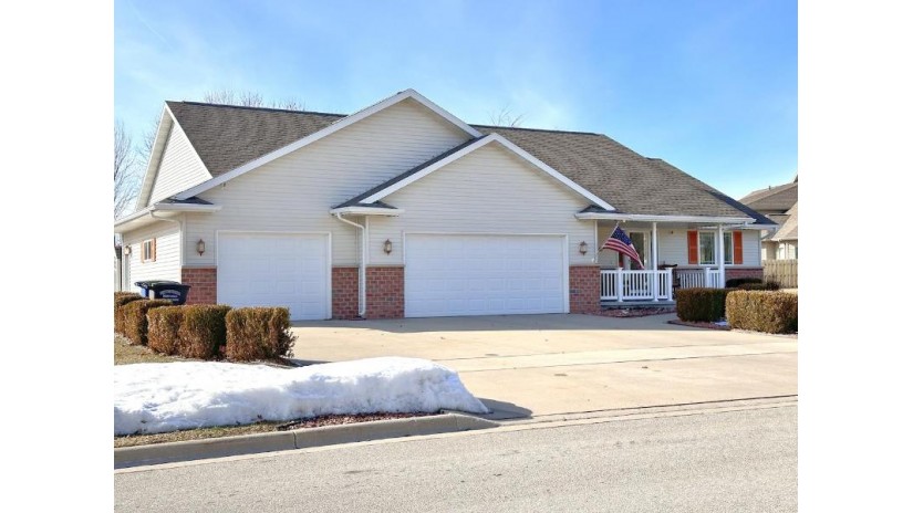 841 Whimbrel Way Pulaski, WI 54162 by Trimberger Realty, Llc - CELL: 920-639-2444 $429,000