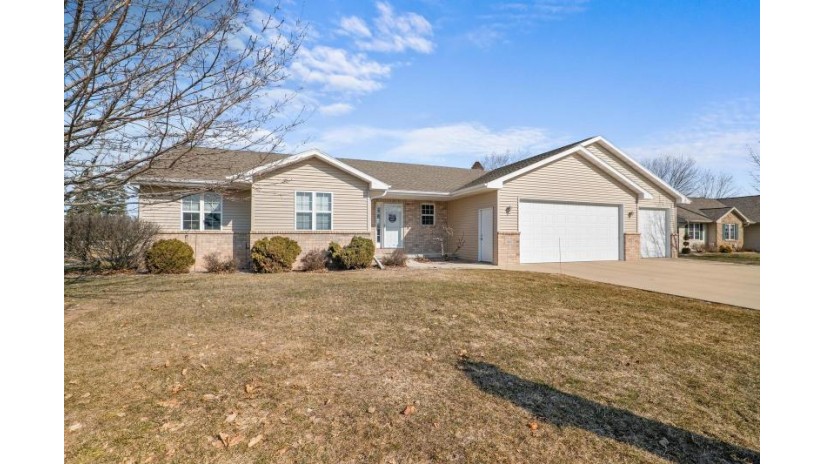 552 Ridge Way Drive Brillion, WI 54110 by Coldwell Banker Real Estate Group $349,900