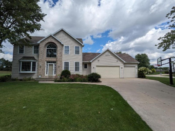 980 Northcreek Drive, Fox Crossing, WI 54956