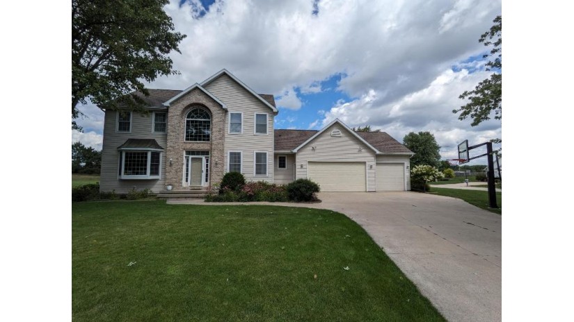 980 Northcreek Drive Fox Crossing, WI 54956 by homecoin.com - PREF: 888-400-2513 $475,000