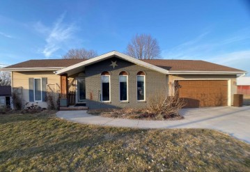 205 E Freeborn Street, Cecil, WI 54111