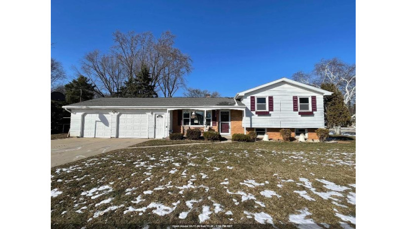 2291 Finger Road Green Bay, WI 54302 by Moua Real Estate, Llc $279,900