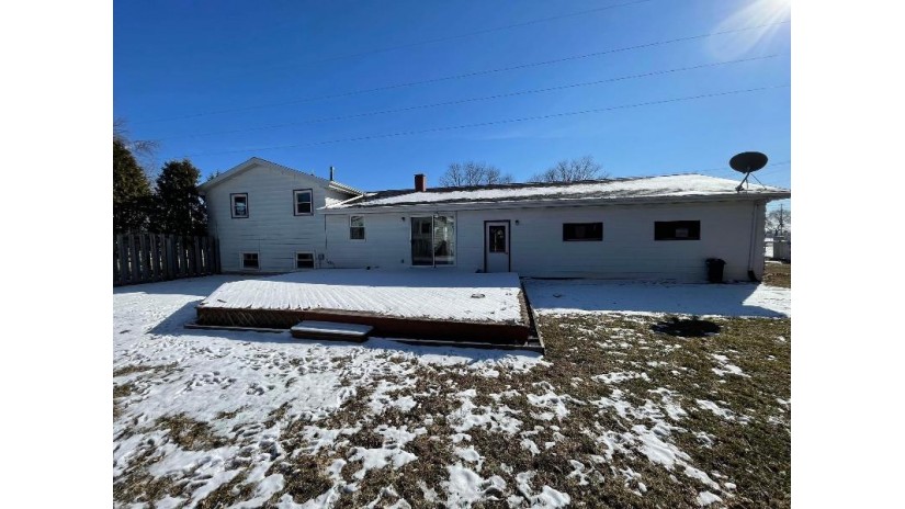 2291 Finger Road Green Bay, WI 54302 by Moua Real Estate, Llc $279,900