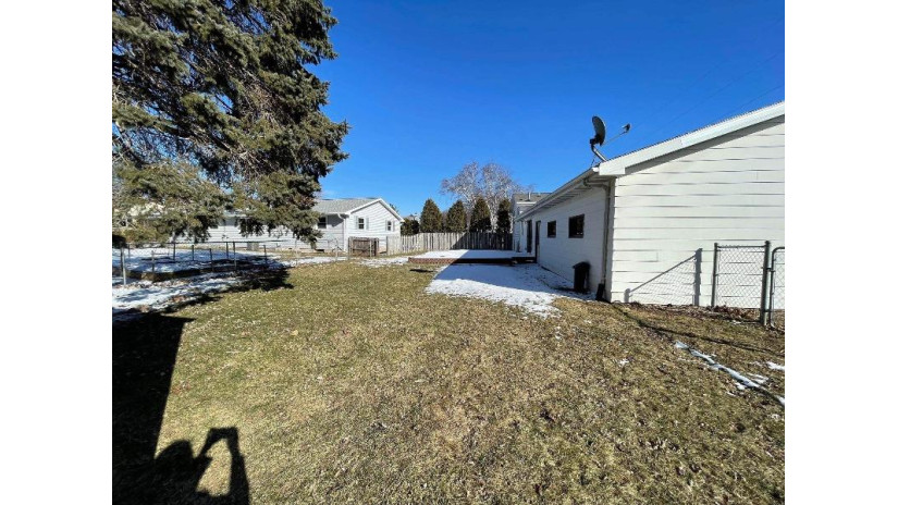 2291 Finger Road Green Bay, WI 54302 by Moua Real Estate, Llc $279,900