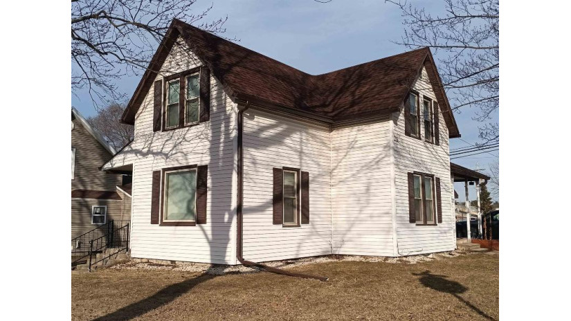 822 S Franklin Street Shawano, WI 54166 by Coldwell Banker Real Estate Group $159,900