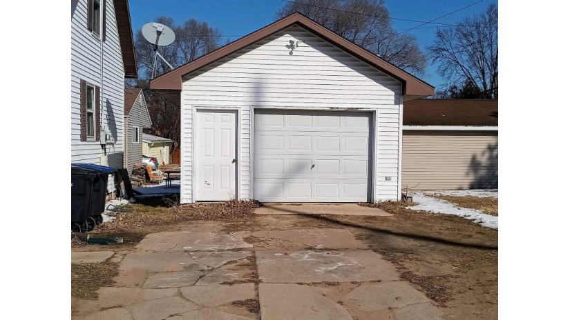 822 S Franklin Street Shawano, WI 54166 by Coldwell Banker Real Estate Group $159,900