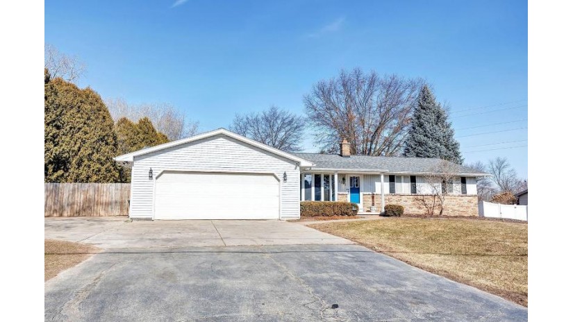 2692 S Memorial Drive Howard, WI 54313 by Todd Wiese Homeselling System, Inc. - OFF-D: 920-406-0001 $310,000