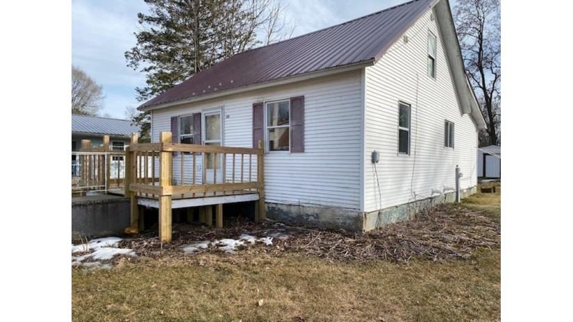 509 Mill Street White Lake, WI 54491 by Shorewest Realtors $79,900