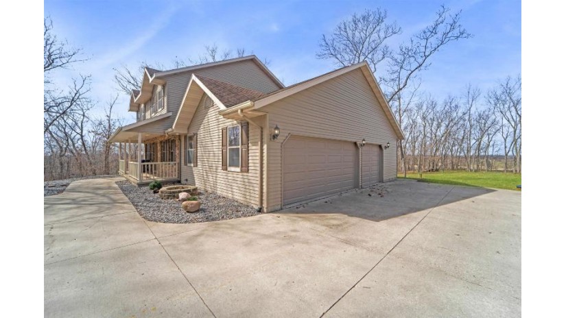 N3372 Turkey View Court Eden, WI 53019 by First Weber, Inc. $440,000