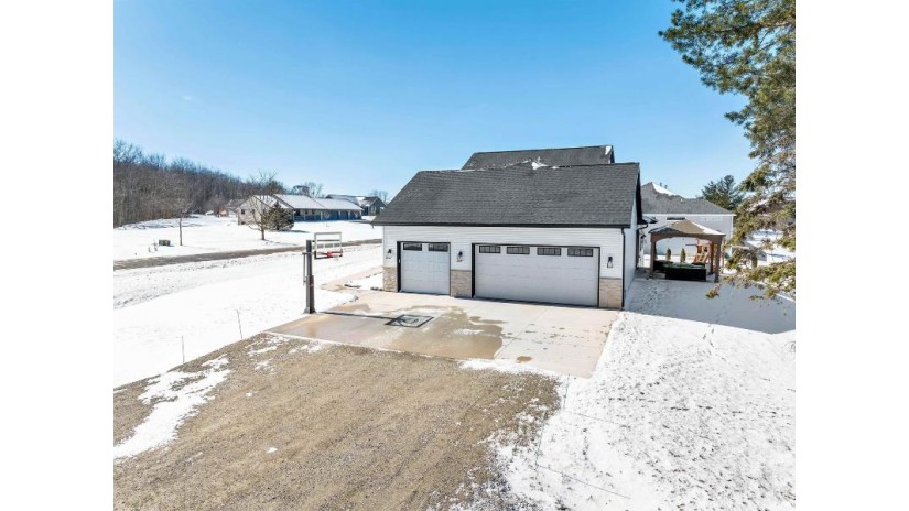 1861 Dallas Lane Ledgeview, WI 54115 by Shorewest Realtors $709,900