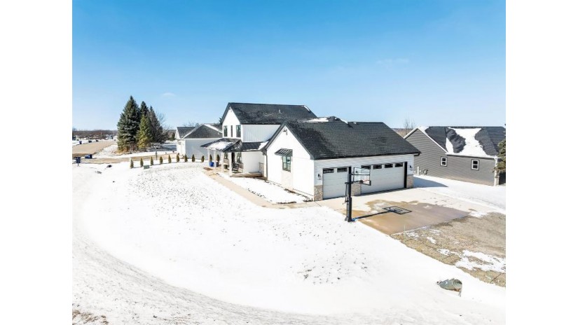 1861 Dallas Lane Ledgeview, WI 54115 by Shorewest Realtors $709,900