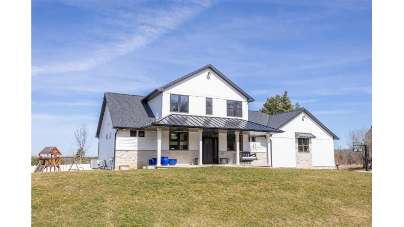 1861 Dallas Lane Ledgeview, WI 54115 by Shorewest Realtors $709,900