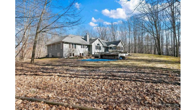 301 Maplewood Lane Little Suamico, WI 54171 by Move Up Trei, Llc $650,000