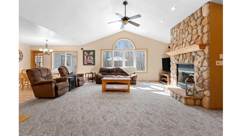 301 Maplewood Lane Little Suamico, WI 54171 by Move Up Trei, Llc $650,000