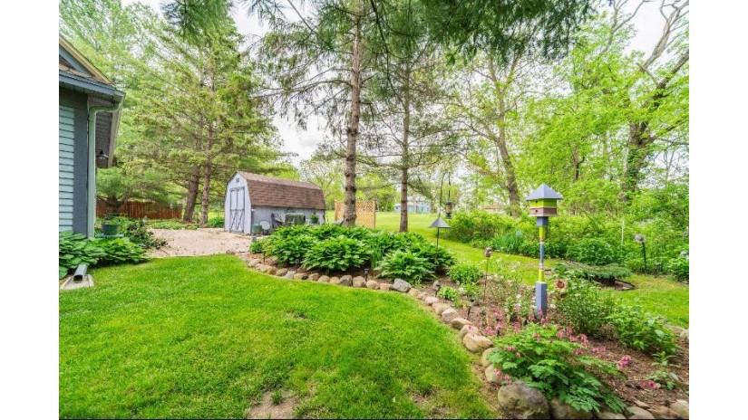 453 North Street Green Lake, WI 54941 by Roots Real Estate LLC - jaimee@rootsrealestatellc.com $860,000