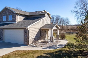 1062 W Willis Way, Grand Chute, WI 54913