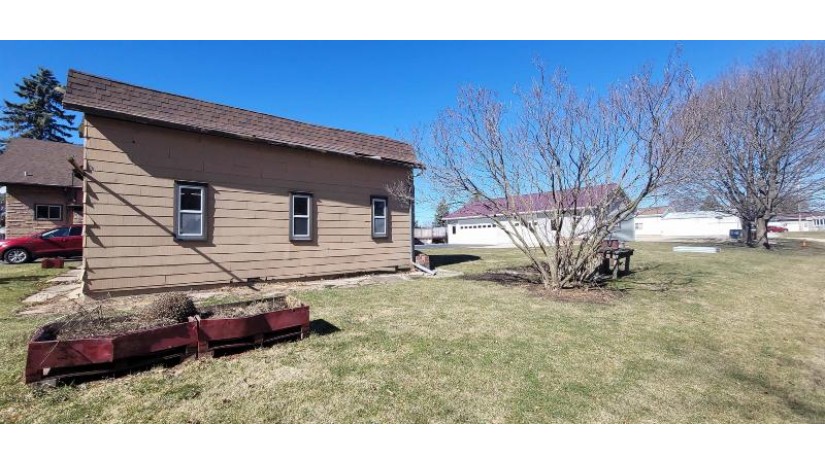 N10275 Us Hwy 151 Calumet, WI 53049 by Roberts Homes And Real Estate - OFF-D: 920-923-4522 $195,000