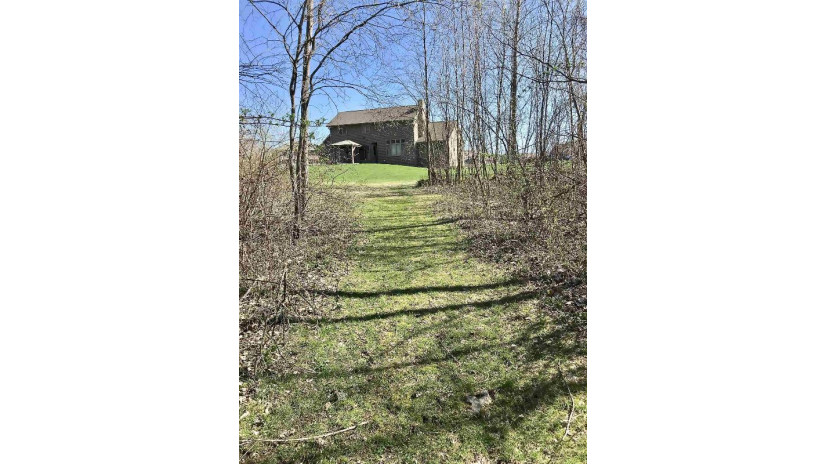 2705 Fescue Court Suamico, WI 54313 by Resource One Realty, Llc - CELL: 920-676-6253 $629,900