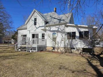 811 S Main Street, Waupaca, WI 54981