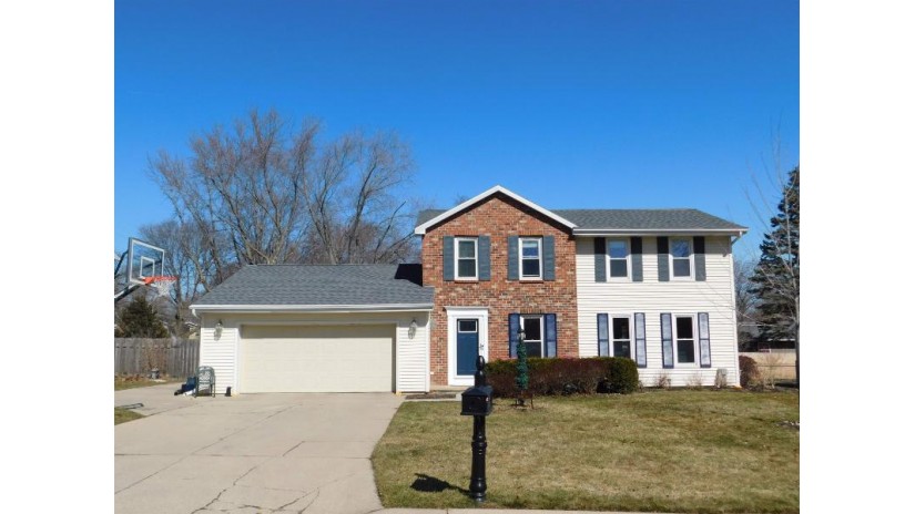 511 Sunrise Lane Allouez, WI 54301 by Mark D Olejniczak Realty, Inc. - Office: 920-432-1007 $398,900