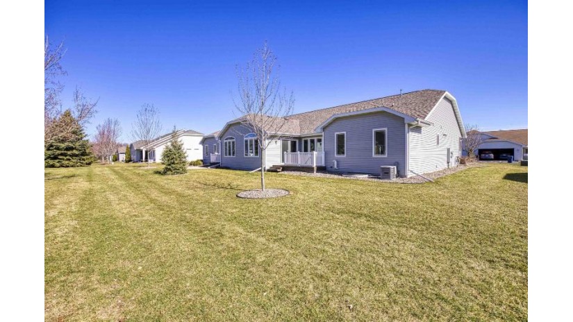 360 Wyldewood Drive Oshkosh, WI 54904 by Realty One Group Haven - PREF: 920-224-4128 $345,000