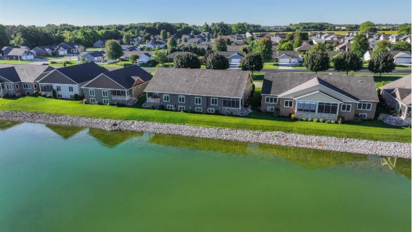 1331 Prairie Lake Circle Fox Crossing, WI 54956 by Curran Real Estate, Llc - OFF-D: 920-840-8558 $474,900