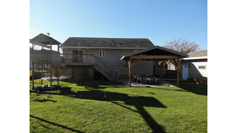 840 Carissa Court Omro, WI 54963 by Shiny Key Realty, LLC $389,900