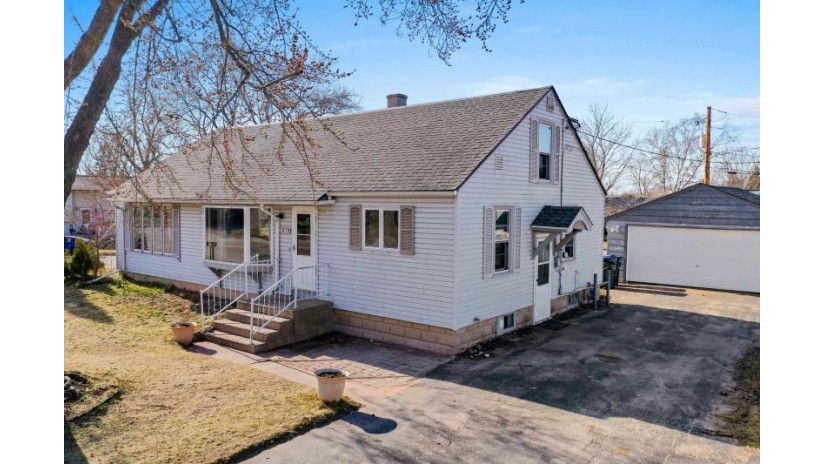 1519 Pershing Road New London, WI 54961 by Century 21 Affiliated - PREF: 920-585-5400 $265,000