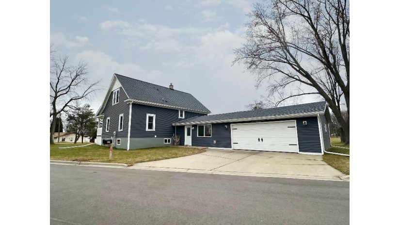 463 Van Rossum Avenue Ashwaubenon, WI 54304 by Shorewest Realtors $294,900