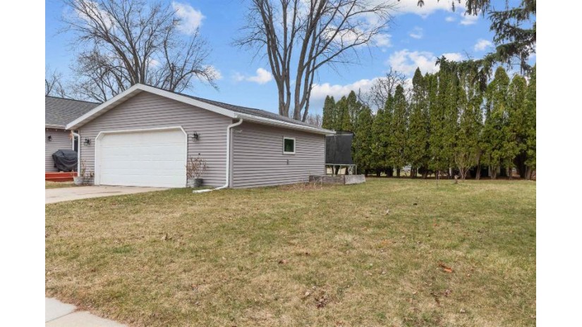 807 E Harding Drive Appleton, WI 54915 by Beckman Properties $275,000