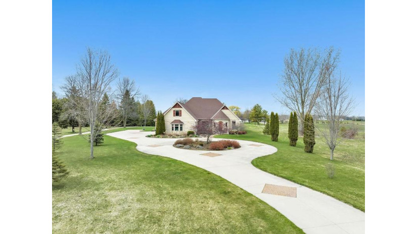 E5410 Golf Drive Pierce, WI 54216 by Todd Wiese Homeselling System, Inc. - OFF-D: 920-406-0001 $549,900