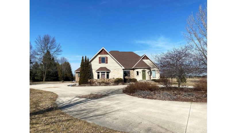 E5410 Golf Drive Pierce, WI 54216 by Todd Wiese Homeselling System, Inc. - OFF-D: 920-406-0001 $549,900