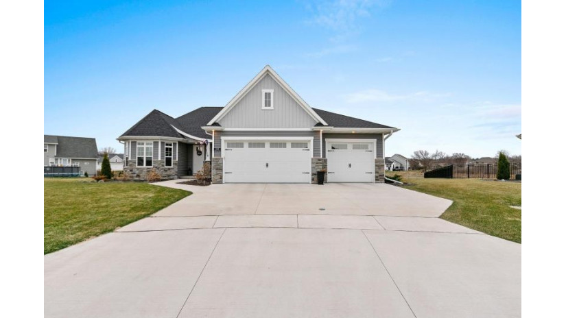 7767 Sunstone Court Ledgeview, WI 54115 by Resource One Realty, Llc - CELL: 920-621-9659 $615,000