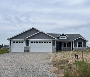 5330 Fenceline Lane, Omro, WI 54963