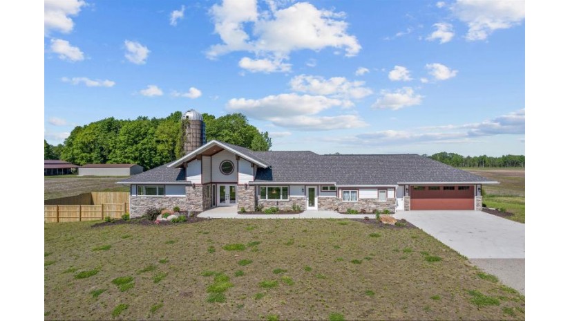 3287 Huebscher Road Pensaukee, WI 54101 by Coldwell Banker Real Estate Group $674,900
